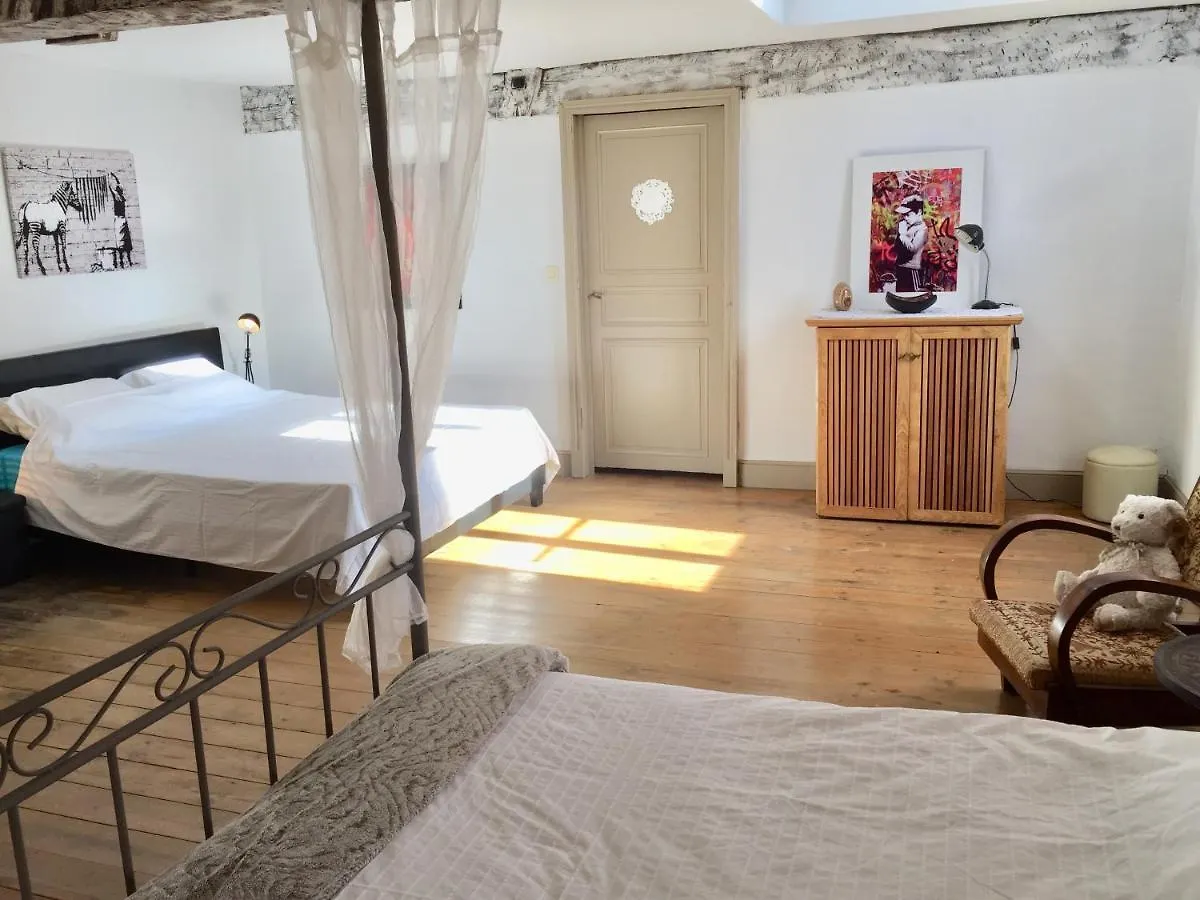 La Metairie Bed & Breakfast Saveres